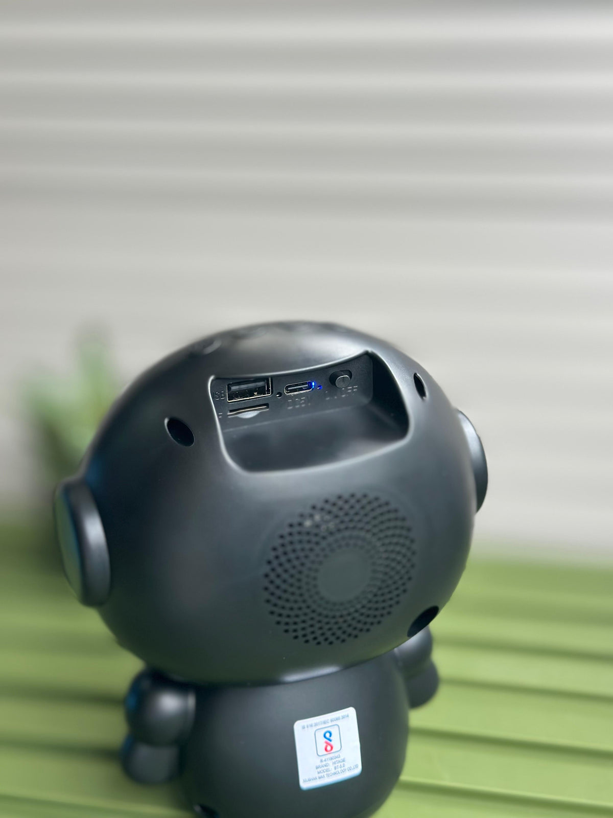 Hitage Robo Bluetooth Speaker – Portable Wireless Speaker with RGB Lights & Powerful Sound
